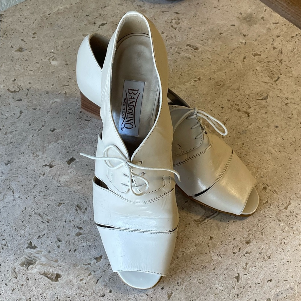 Vintage VTG BANDOLINO Cream Leather Sculptural Heeled Oxford Sandals - Size 8.5